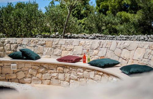 Luxury Villa Nature with heated private pool, sauna & fire pit, a short walk to the beach - Photo 14