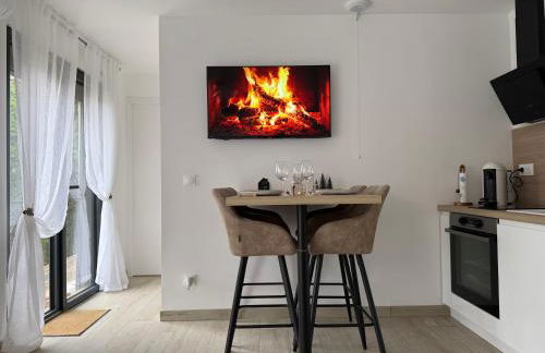 Le Balcon petit extérieur Idéal familles & couples à 10 min Disneyland Paris avec lit Queen size & parking privé - Foto 20