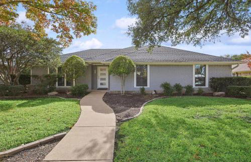 Best of Allen at Fountain Park - 5BD-2BA with Pool - Foto 46