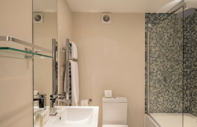 Fitzrovia by Viridian Apartments - Photo 36