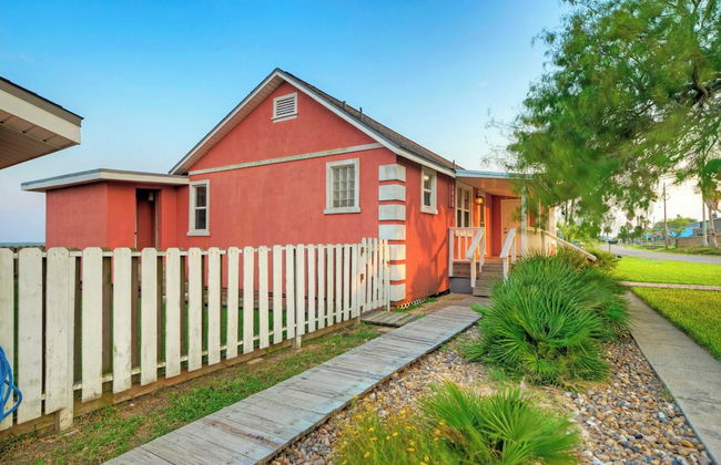 Waterfront Retreat w/ Private Boat Dock, Patio, Views Shore Thing by Avantstay - Photo 45