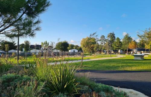 Cottage pour 6 personnes avec piscine couverte et chauffée à 300 m de la mer avec Wi-Fi et climatisé , 3 chambres - Foto 49
