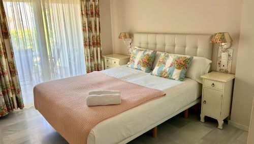 MI CAPRICHO, Beachfront, Grownfloor, Private Garden & Terrace - Photo 5