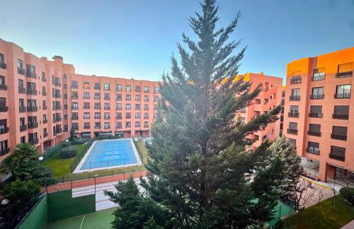 Airport Madrid Plenilunio Suites blue - Photo 27