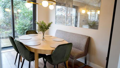 4BR Home and Parking with CCTV Contractors & Family - Foto 2