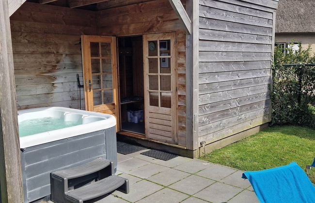 Nice Holiday Home with Sauna & Hot Tub near Wadden Sea - Foto 23
