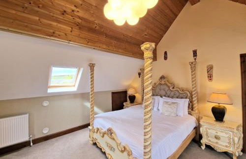 Lbtie Lodge with Two Private Hot Tubs - Fife - Loch Leven - Lomond Hills - Photo 38