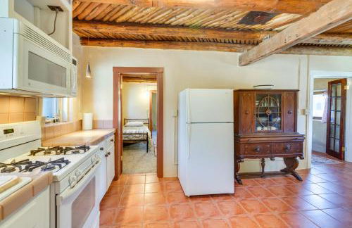 Near Hiking and Skiing Mora Cottage with Mtn Views - Foto 10