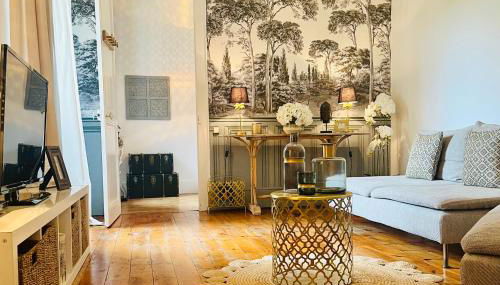 Fabuleux! La Maison Au Bois Dormant - Foto 1