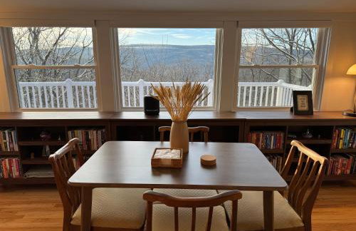 Cozy 3BR Home - Hudson Valley views near Woodbury Commons - Foto 8