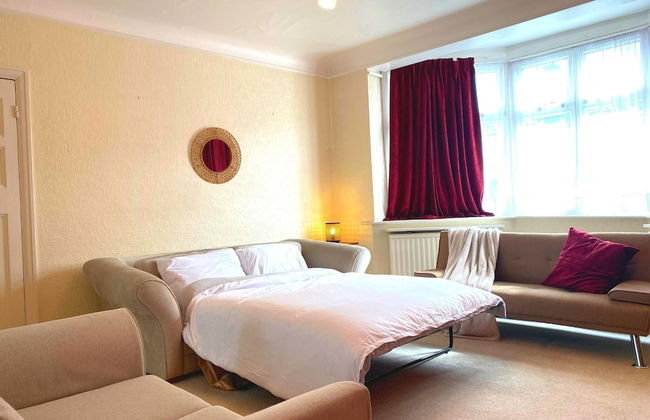 Bright and Spacious 4 Bedroom Home - Foto 2