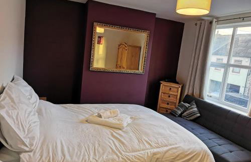 Family Friendly I Pets Welcome I Short Walk to Railway Station I 10min Drive to Safari Park - Foto 4