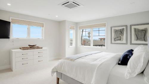 Coastal retreat near the beach w Panoramic Ocean Views, Rooftop Deck, & Firepit - Foto 3