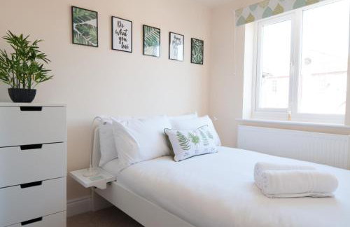 The Wellington - Stylish 3-Bedroom House, Sleeps 8, Ideal for Professionals - Photo 7