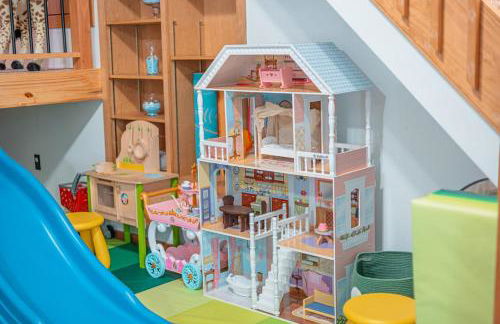 Mountain Top! Family Paradise w Hot Tub & Game Rm - Foto 45