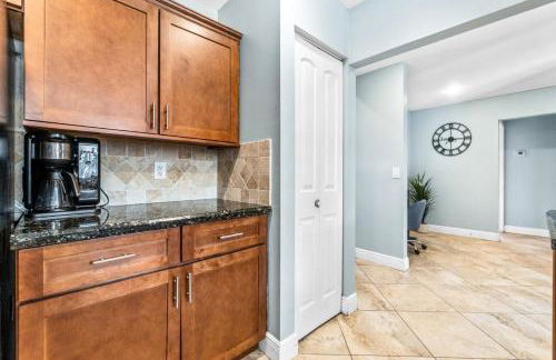 Bright and Comfy 5 Star Location with a Heated Pool - Photo 8