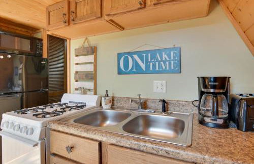 8 Mi to Dogwood Canyon Cozy Cabin with Deck - Foto 9