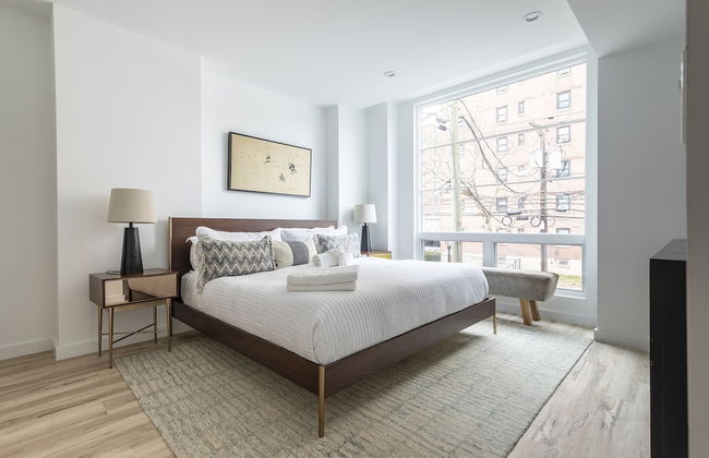 Stylish 3BR Retreat w Private Deck Near NYC - Foto 7