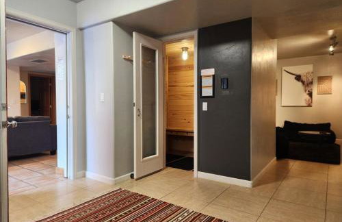 Cozy Home with Sauna 5 bedrooms 3 bathrooms Sleeps 12 - Foto 36