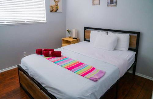 Enchanting Garden with Luxe Jacuzzi Spacious Yard - Foto 36