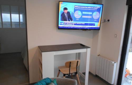 4MIN ORLEANS APPT 1CHB PLEIN AU CALME AVEC TERRASSE ET PARKING DEVANT - Photo 4