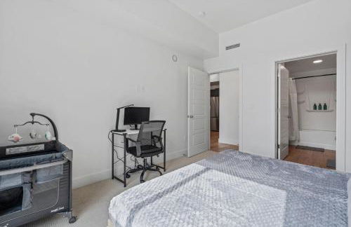 2BR and 2BA Near Events, Dining, and TRAX - Foto 18