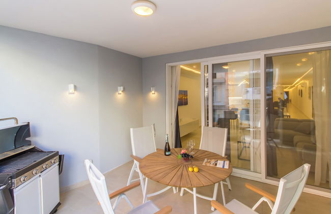 A Spacious & Modern Apart by the sea - Photo 27