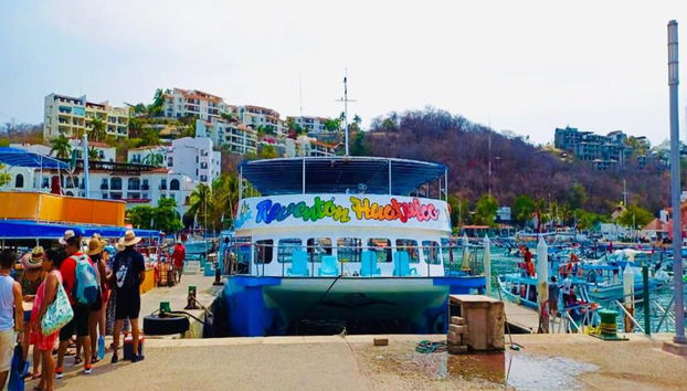 Descubre las Bahías de Huatulco en catamarán – Tour privado de un día entero - Foto 3