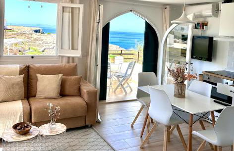 Vistas al mar en primera linea - Photo 1