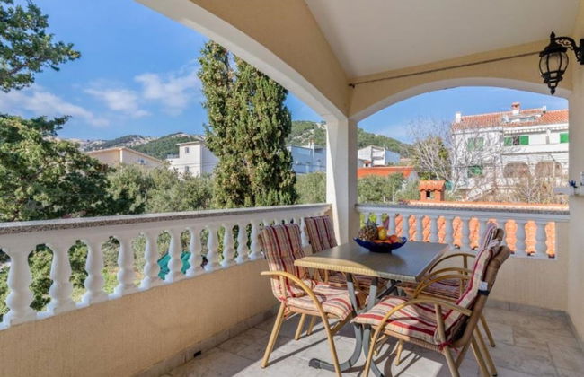 Beachside Serenity Apartments in Barbot - Photo 8