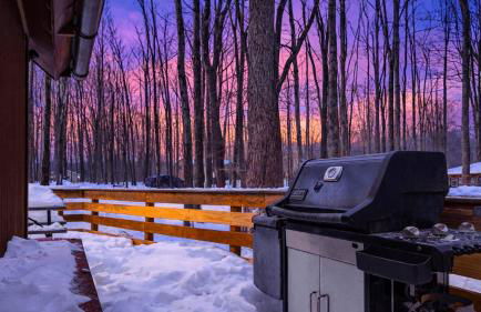 Evergreen Lodge by AvantStay Poconos Lake Cabin Fireplace Large Deck Near Jack Frost Kalahari - Foto 6