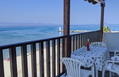 Seafront Apartment Pefkochori - Foto 2