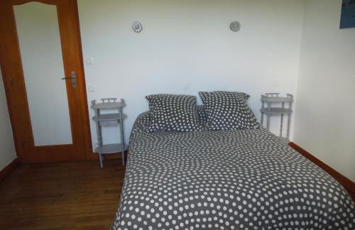 En Bretagne, villa de 2 à 8 pers , meublé de tourisme 3 étoiles nichée dans un écrin de verdure à 2500m de la plage - Foto 11