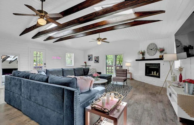 Willkommen to Pink Haus 1 Mile to Main Street! - Foto 21