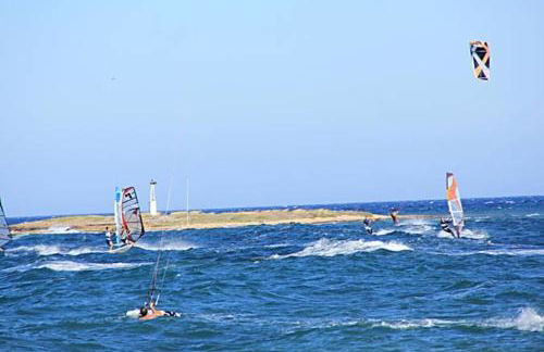 Overlooking the blue sea - Foto 25