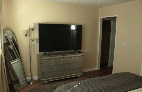 Cozy Family Home - 20 Mins from Disneyland - Foto 15