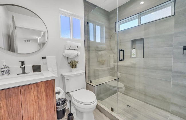 Luxe Townhome | Newly-Built - Foto 24