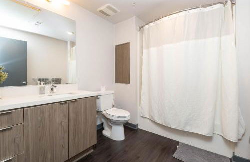 Lovely 3BR Apt With Balcony And Rooftop Pool Plus Views - Foto 16