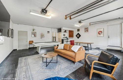 Blocks to Town, Game Room, Firepit, Huge Backyard - Photo 6