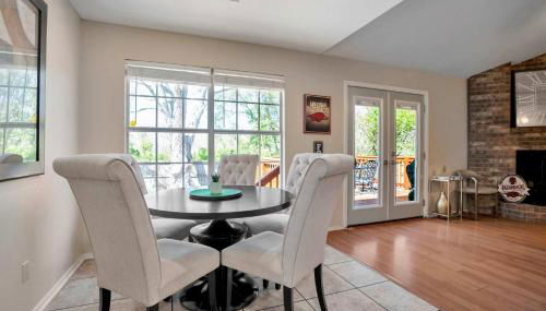 Relaxing Backyard with Fire Pit and Near Parks - Foto 4