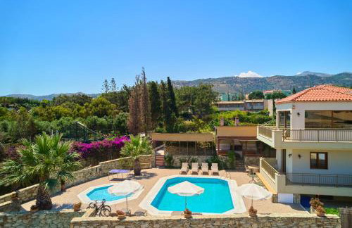 Family seaside Kladissos Villa with private heated pool! - Foto 37