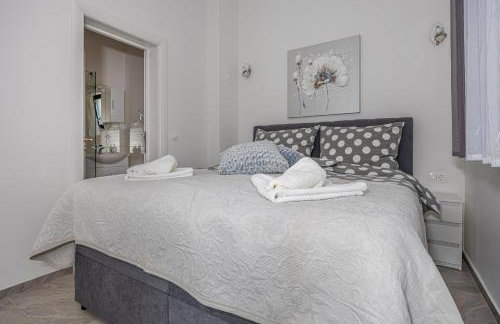 VILLA NINA MALINSKA 150m FROM THE BEACH, SWIMMING POOL - Foto 25