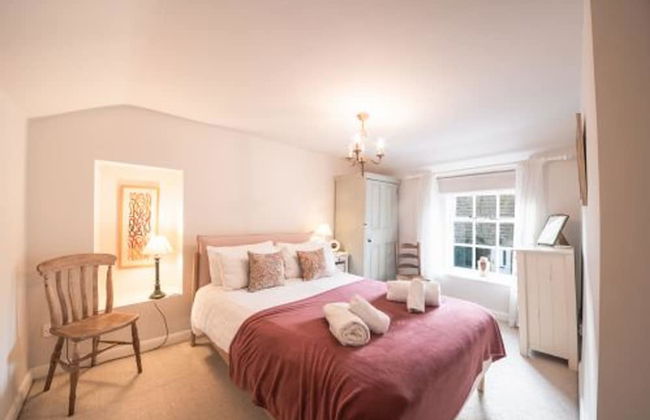 Host Stay White House - Photo 8