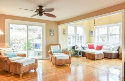 Spacious w Large Outdoor Area Fire Pit - Foto 3