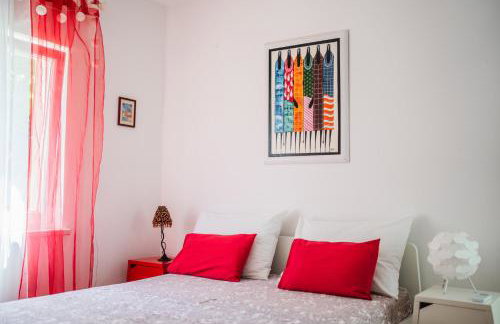 Violet Red Yellow Apartments - Foto 2