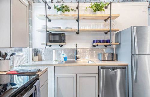 Livin Right Surf Loft: pickleball, basketball, close to the fun - Foto 15