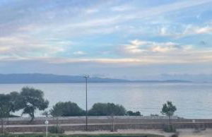 Superbe Pieds dans l eau ajaccio face à la mer plage de sable fin route des îles des sanguinaires - Foto 3