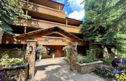 Updated 3BR, 3BA with Pool - Steps to Town - Foto 28