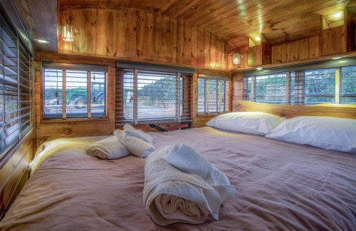 American School Bus - 1 Bedroom - Blossom Farm - Tiers Cross - Foto 28