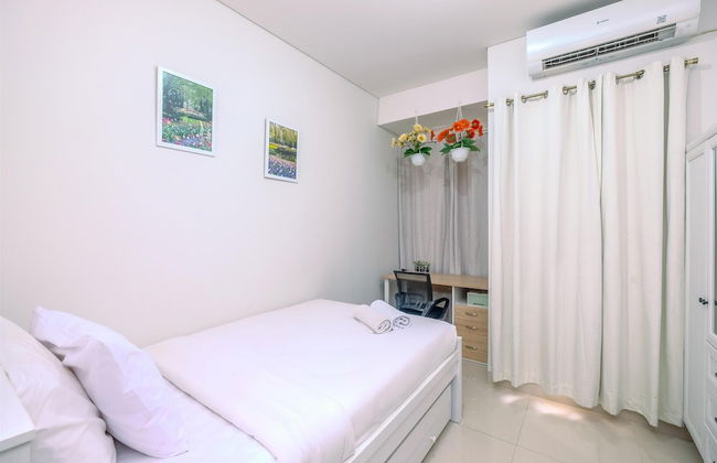 Minimalist And Cozy Studio (No Kitchen) Transpark Cibubur Apartment - Photo 2
